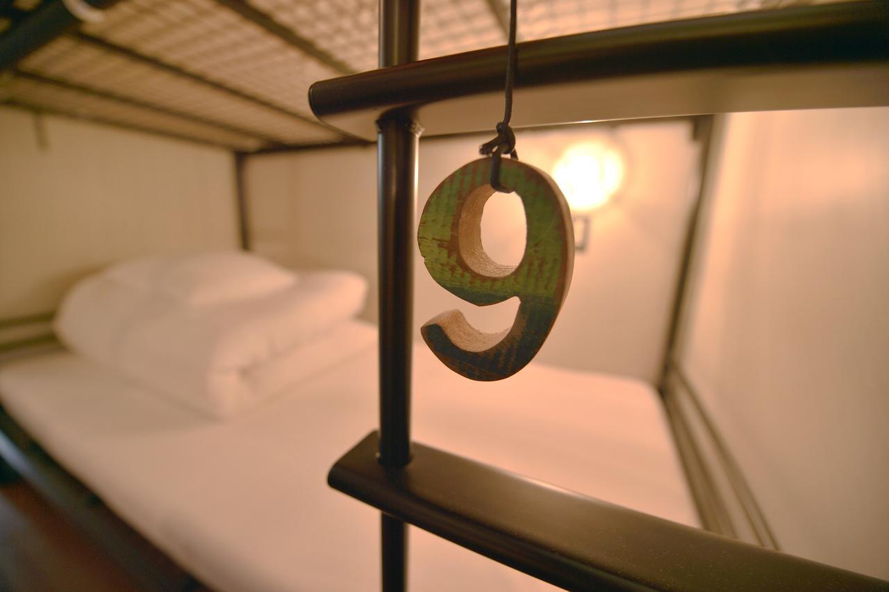 Chillulu Hostel Yokohama  Exteriör bild